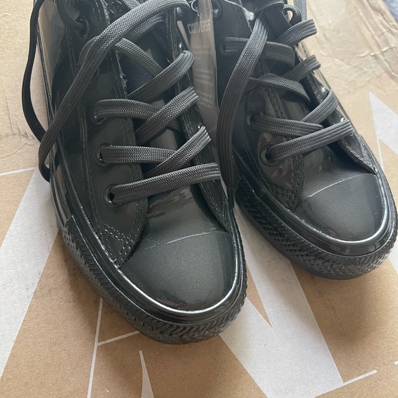 NEW WOMENS CONVERSE METALLIC SNEAKERS GRAY 5.5 - Picture 1 of 12